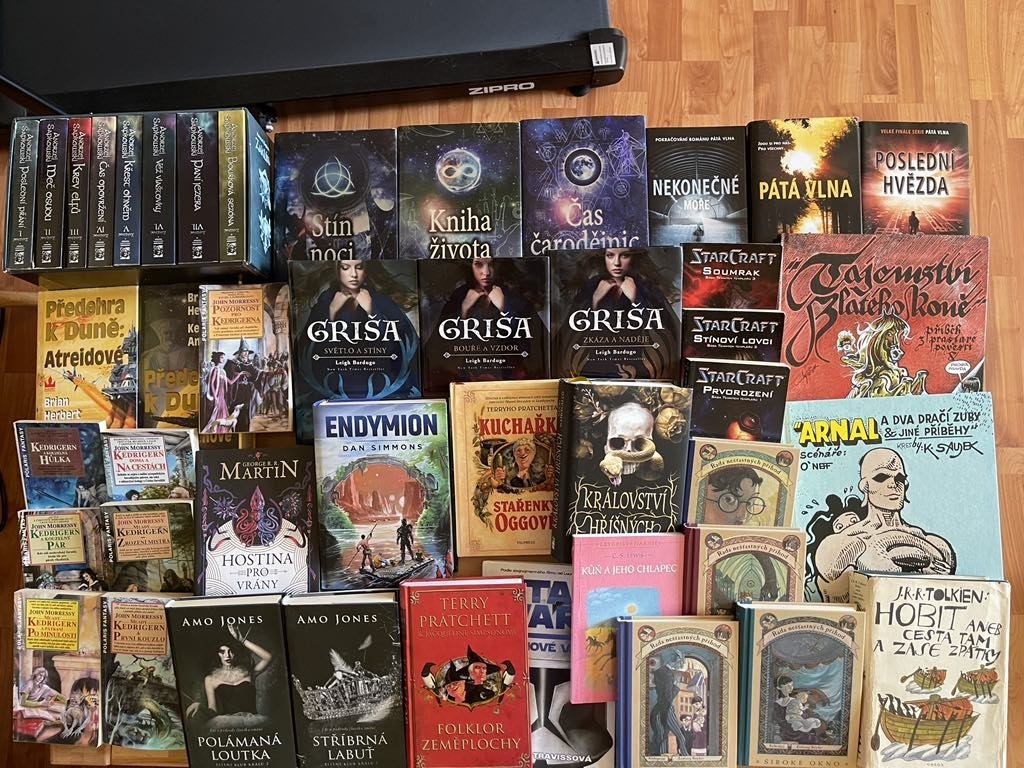Čas čarodejnic,Starcraft,Saudek,Zeměplocha,Nyxia,Stroncium