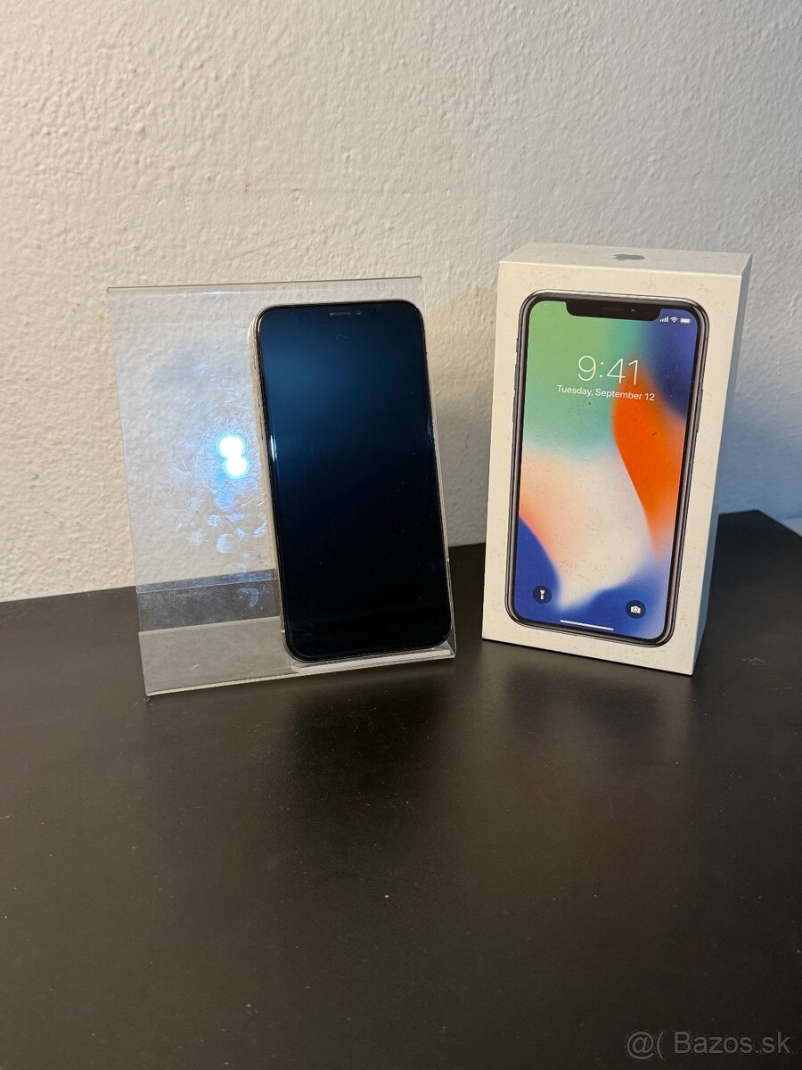 Predám Apple iPhone X 64GB Silver Minimálne známky