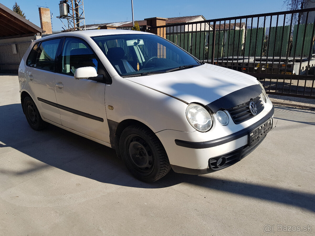 VOLKSWAGEN POLO 1,2B 40KW RV.2002