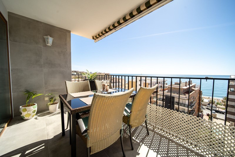 Luxusný Penthouse s Panoramatickým Výhľadom na More – Fuengi