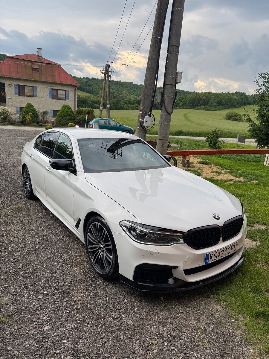 BMW 530xD G30 PLNÁ VÝBAVA