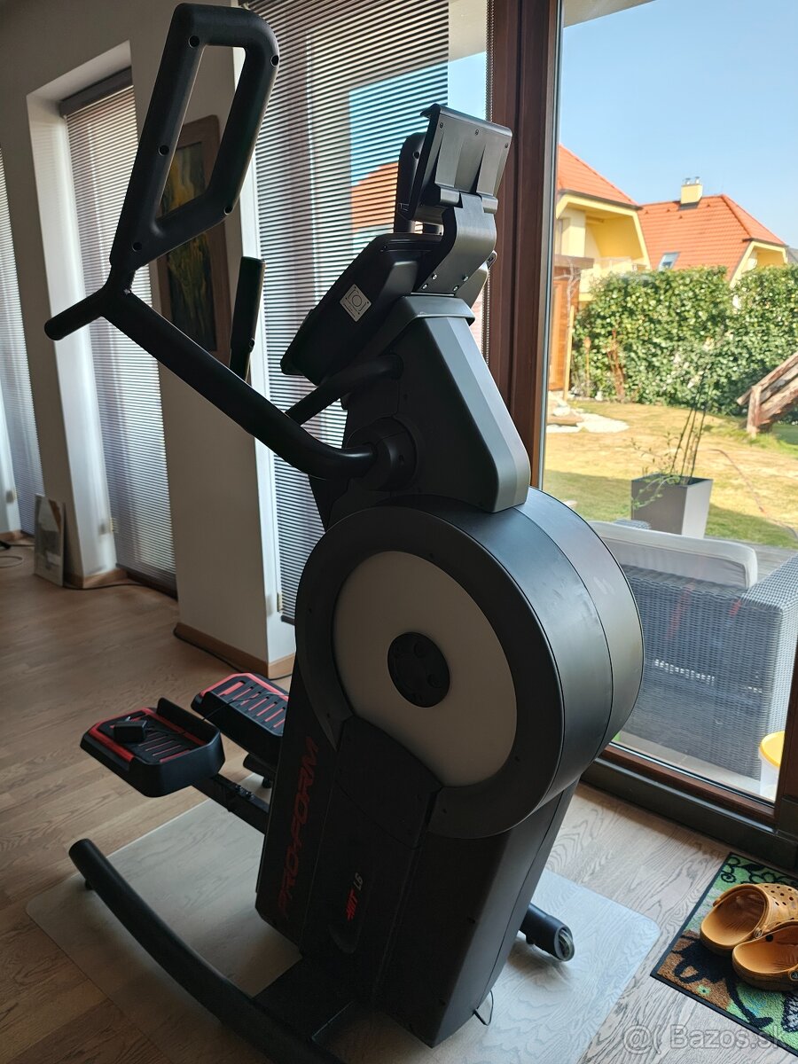 Eliptický trenažér