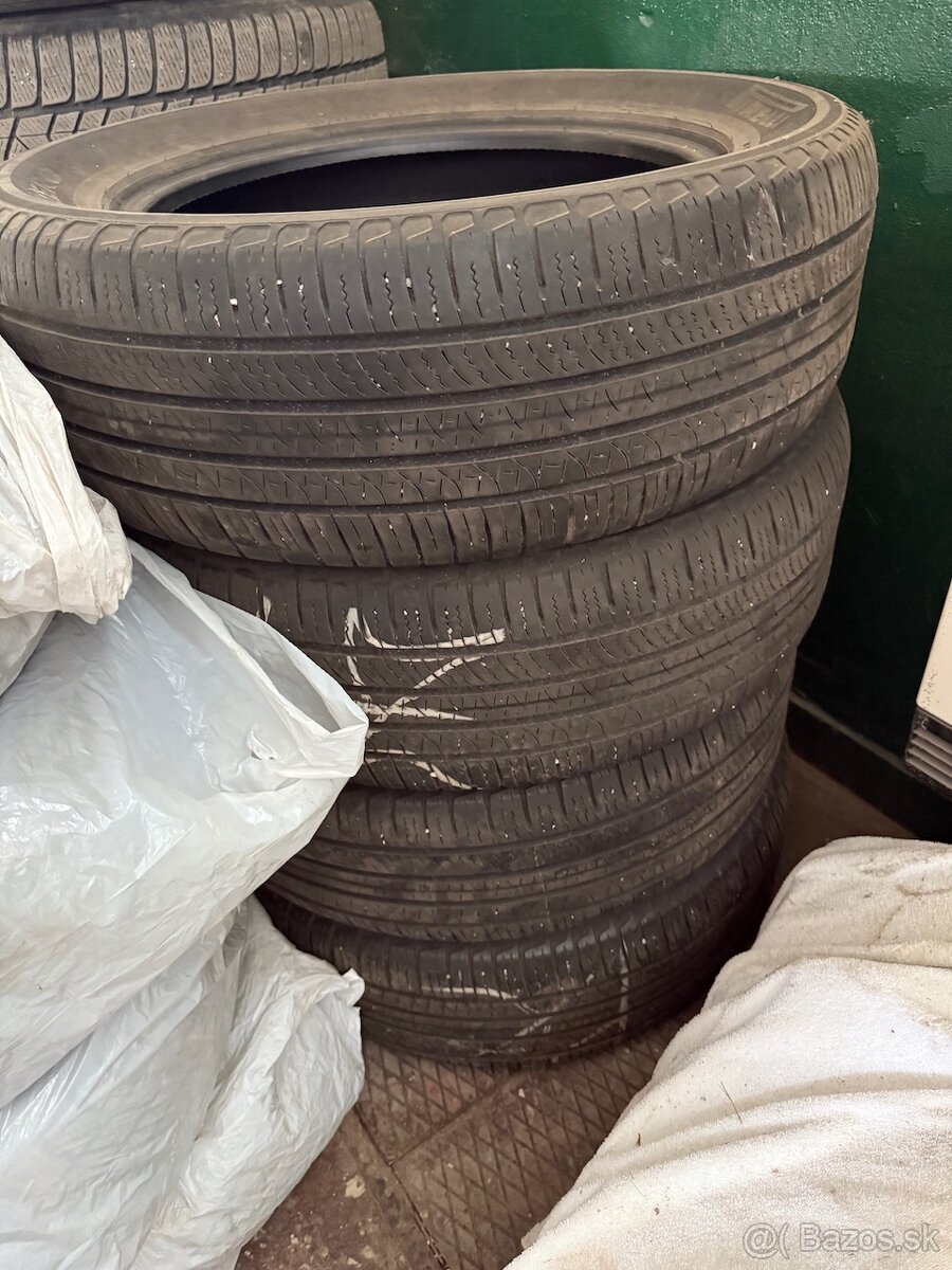 Predáme pneu Pirelli Scorpion All Season 255/60 R20