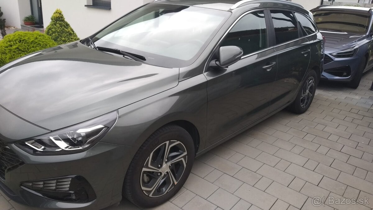 Predám Hyundai I30 combi výbava FAMILY 1.5i -81kW- v SENICI