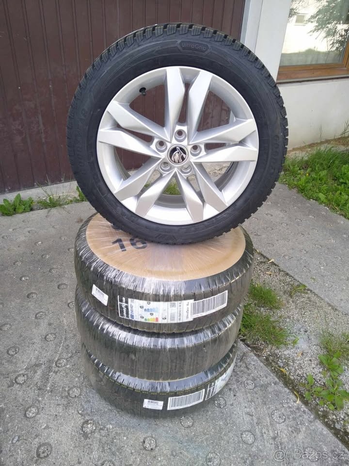 Alu ŠKODA FABIA 4 R 16 originál + zimné pneu.