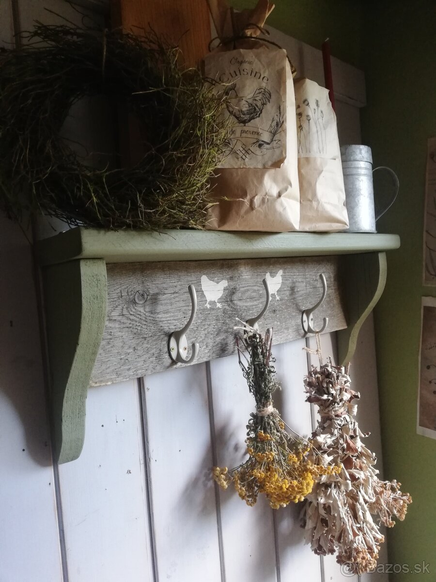 Vidiecka polica staré drevo / olivová...