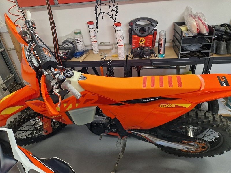KTM EXC 450 Six Days, NOVÁ