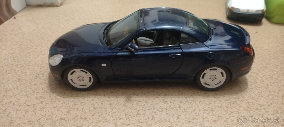 Lexus 1/18 ford Mustang 1/24