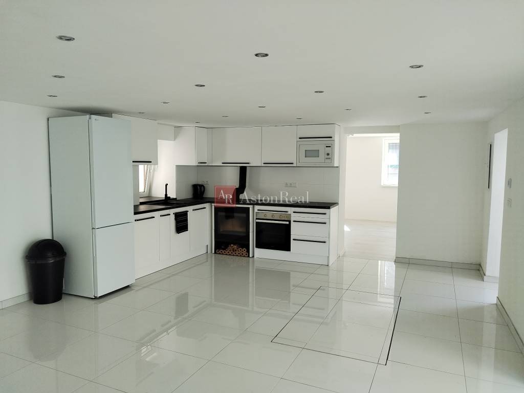 Predaj:2-izbový RODINNÝ DOM s pozemkom 173 m2, Turč. Kľačany