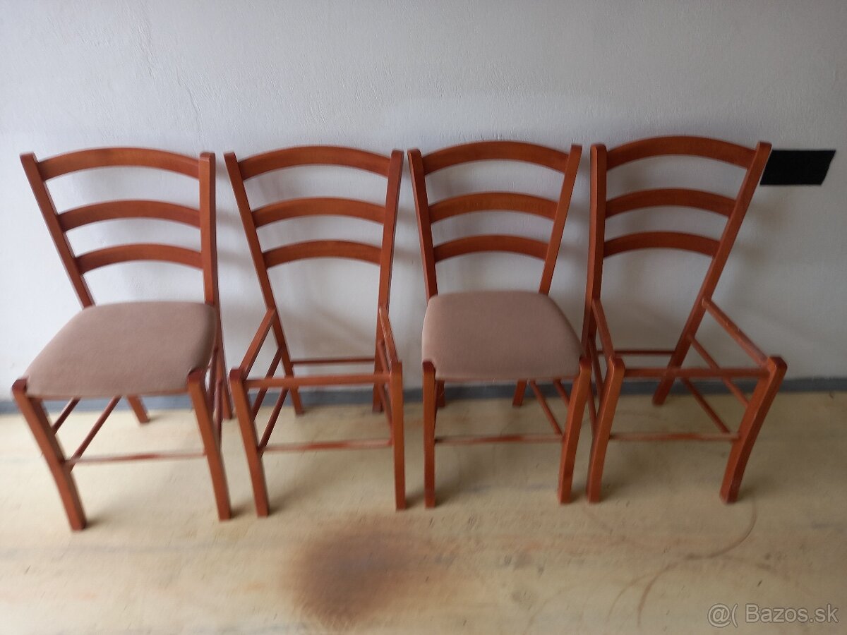 Predam 4ks stoličky cena 12€\ks.tel.0903833950