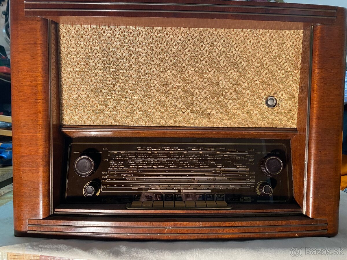 Rádio STRADIVÁRI 11E 91-3D