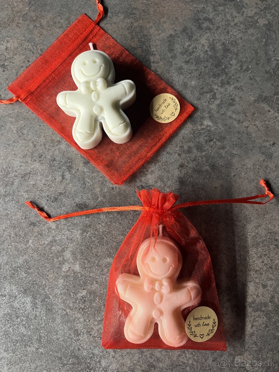 Vianocny pernik sviecka z prirodneho sojoveho vosku