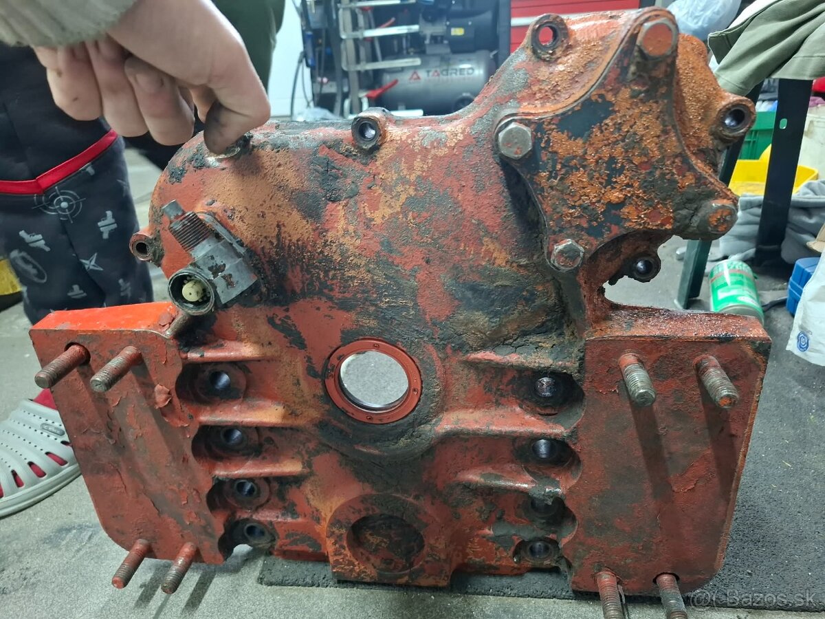 Predam diely na motor Zetor