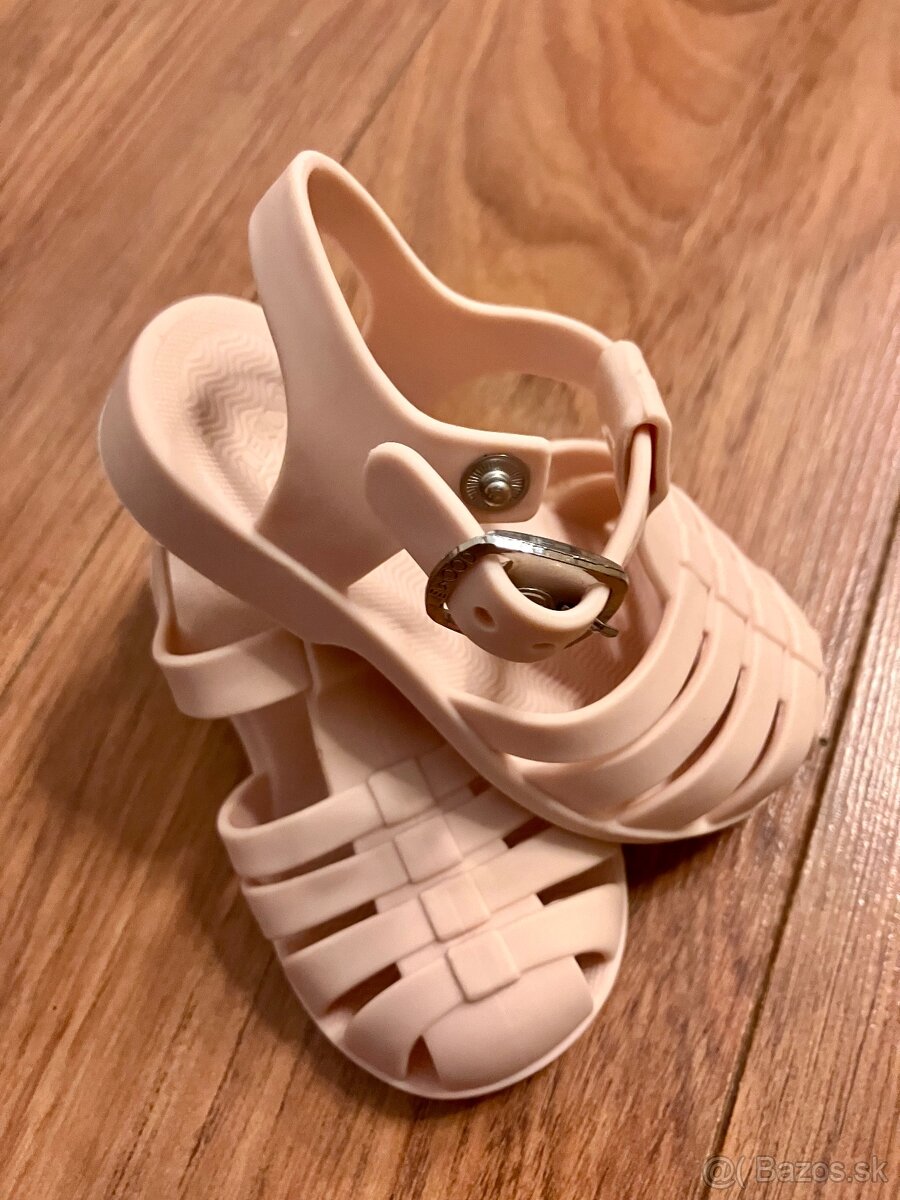 Sandálky do vody veľ.22