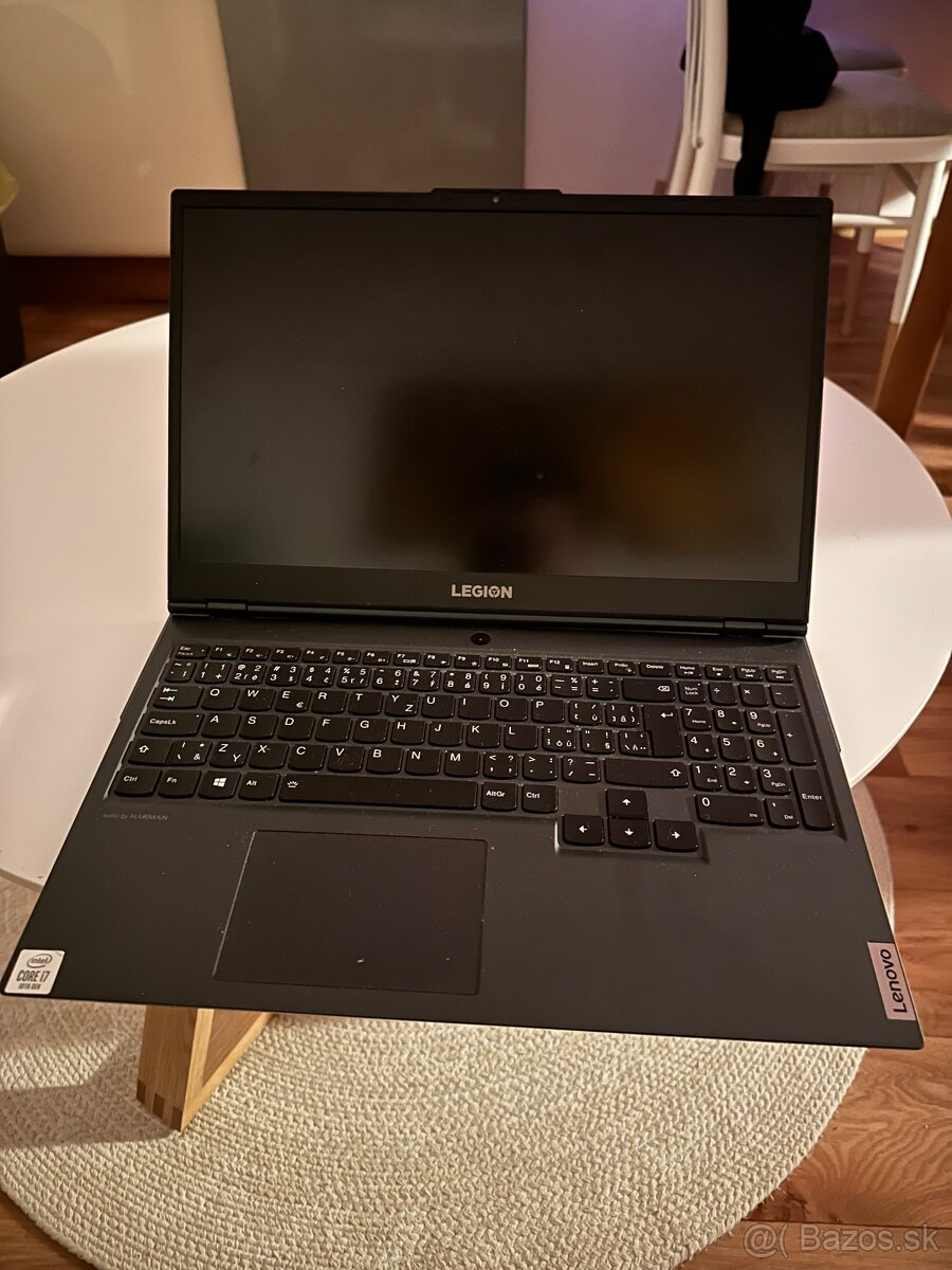 Predám herný notebook Lenovo – i7 / RTX 2060 / 16 GB RAM /
