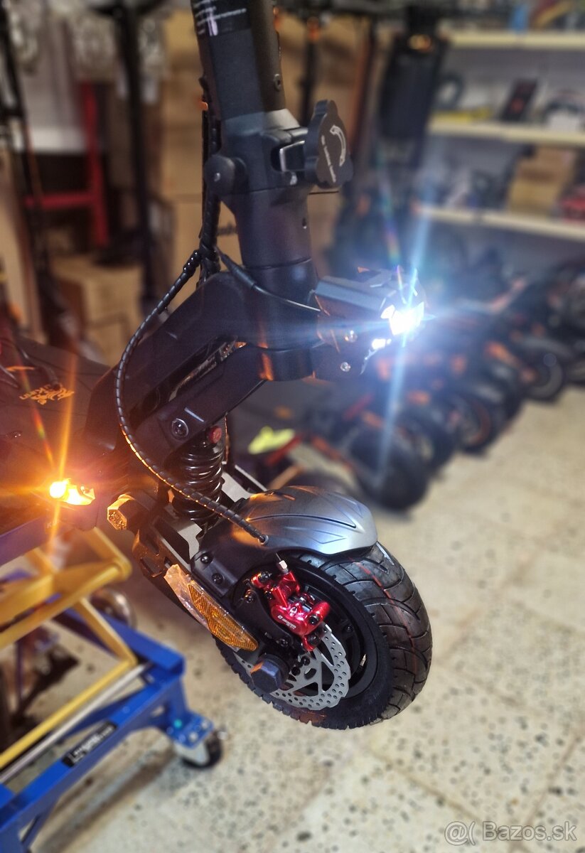 Upravená Kukirin G2 MASTER 6. elektrická kolobežka