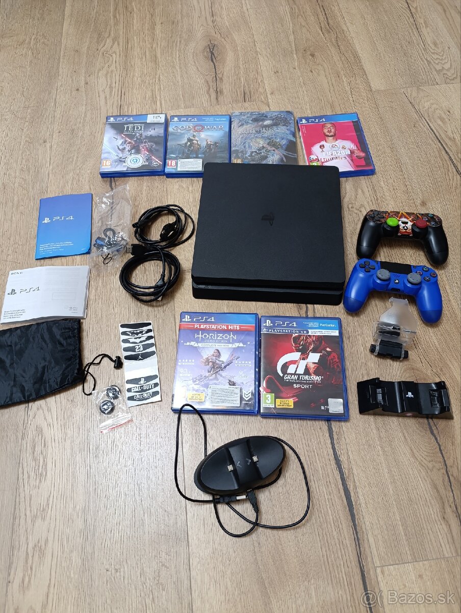 Konzola PS4+hry+2xovladač+príslušenstvo