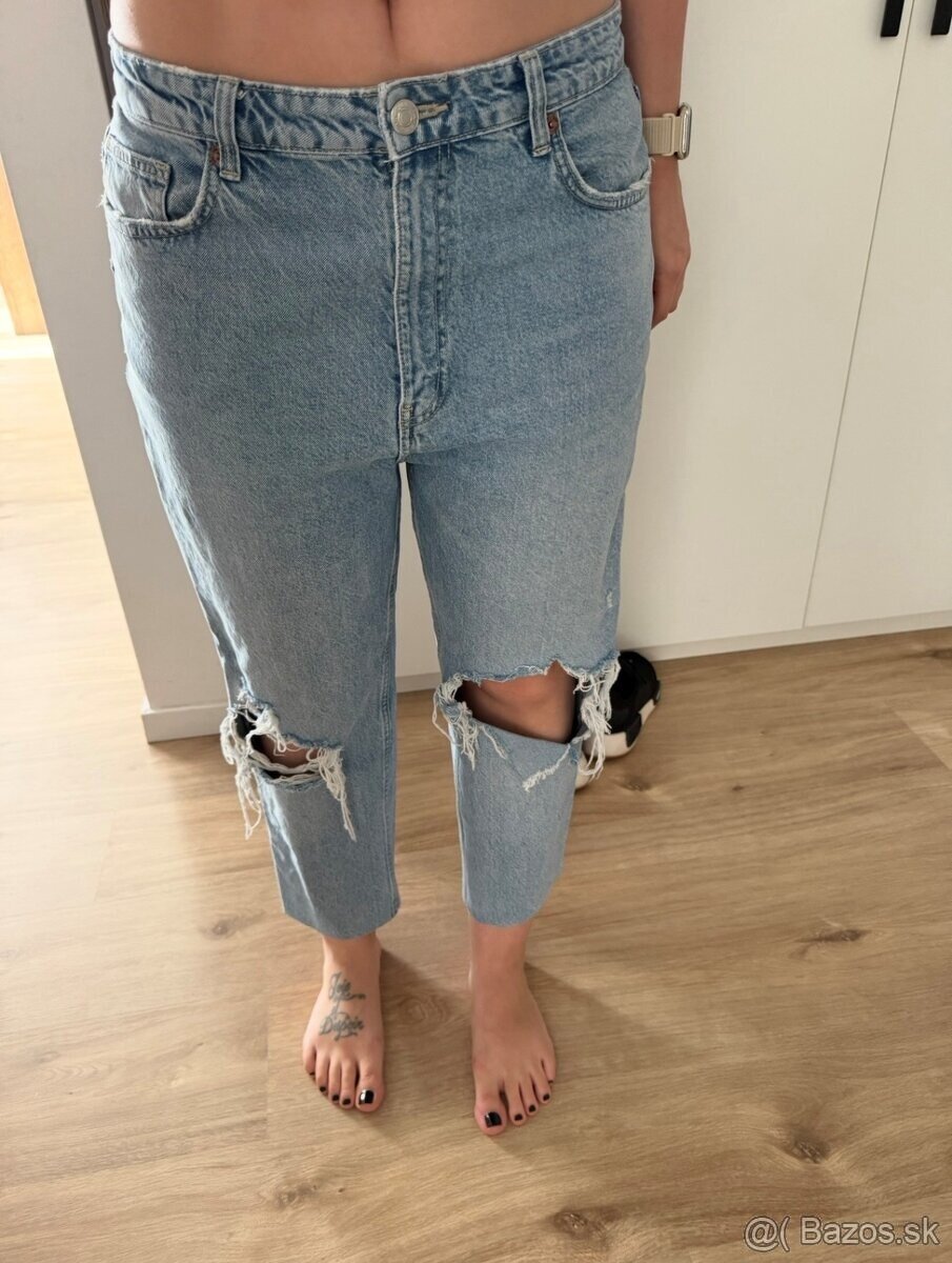 Krásne dámske rifle s dierami