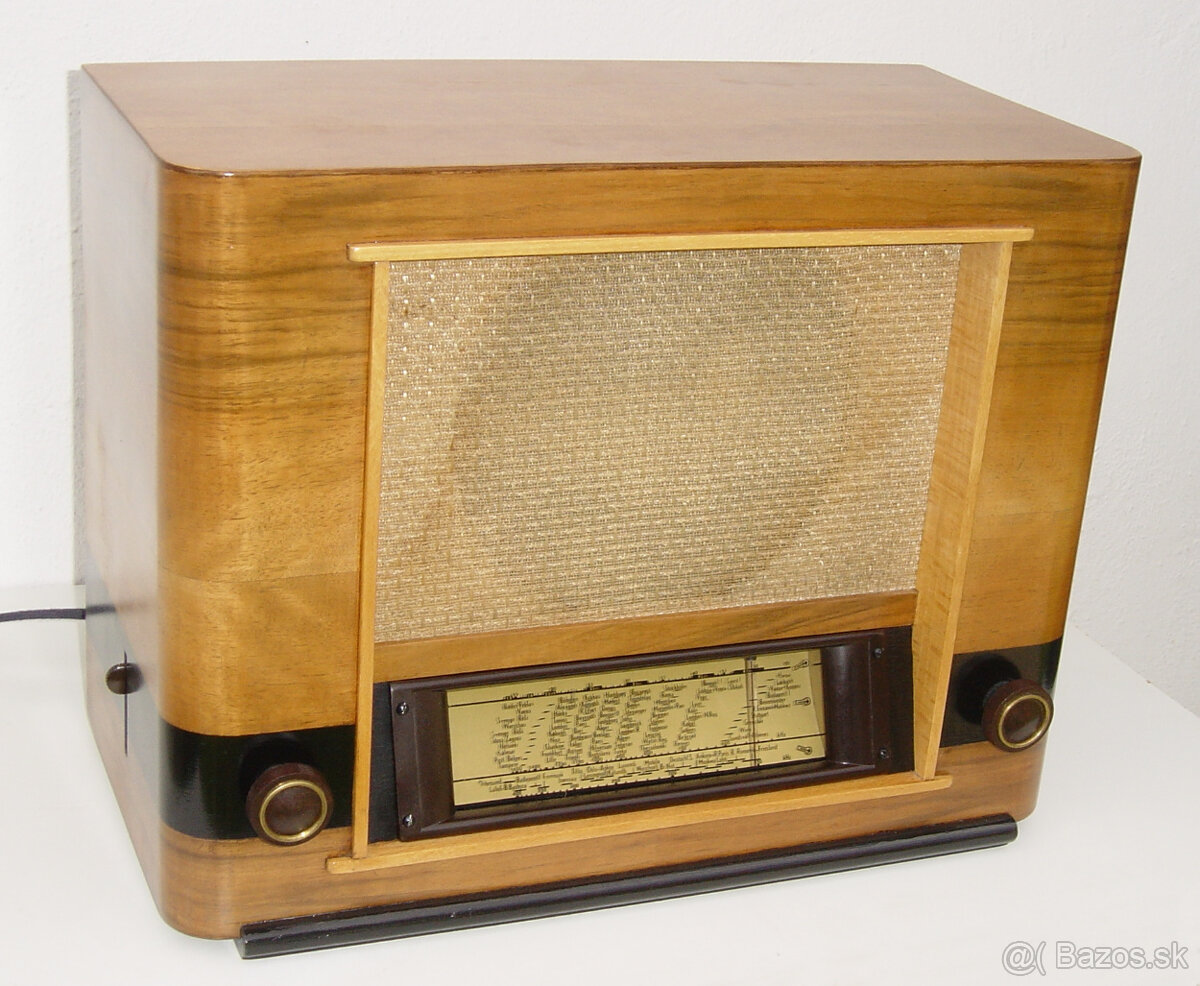 Staré rádio Lowe-Opta 1965GW
