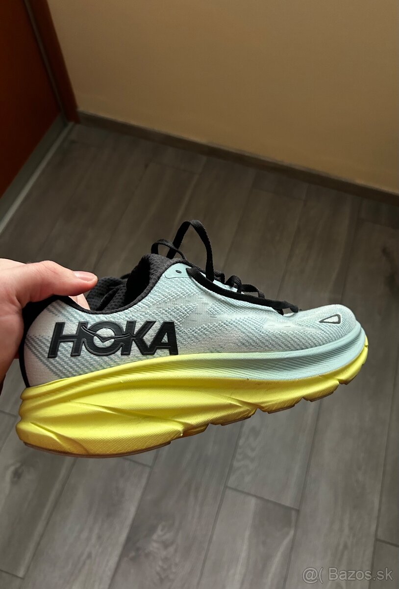 Hoka Clifton 9