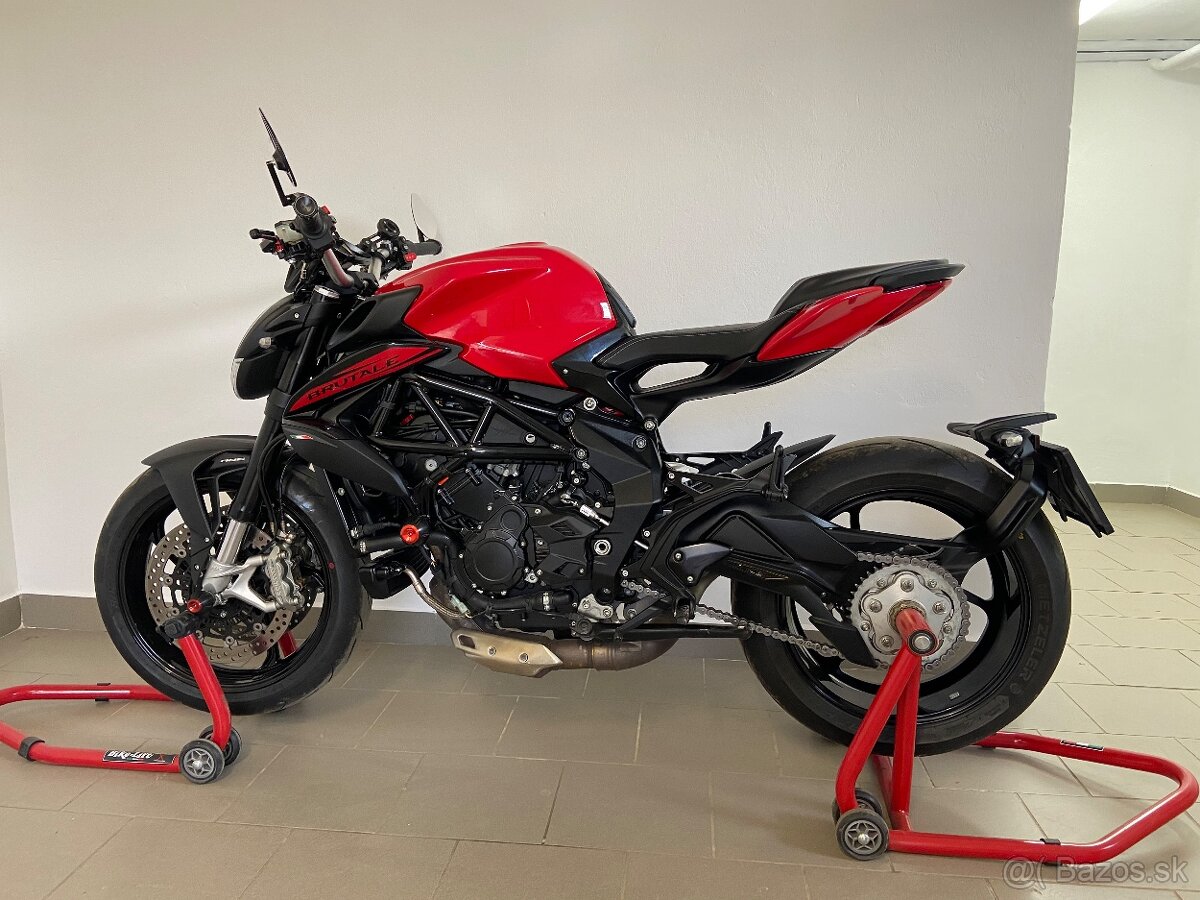 MV Agusta Brutale Rosso 800