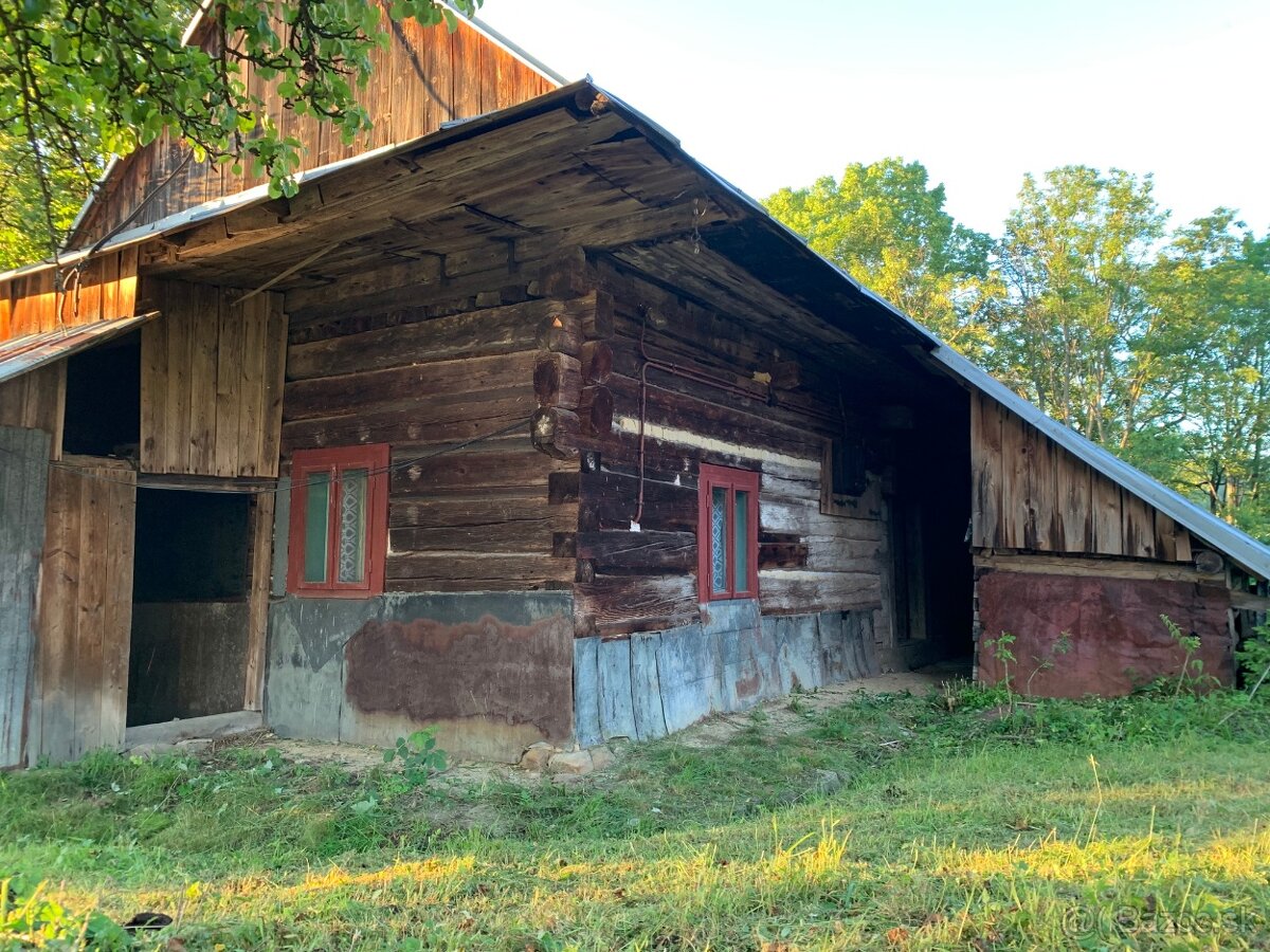 Chata v horách pri lyžiarskom stredisku