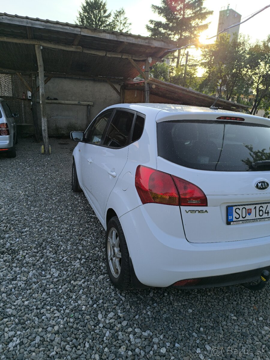 KIA VENGA