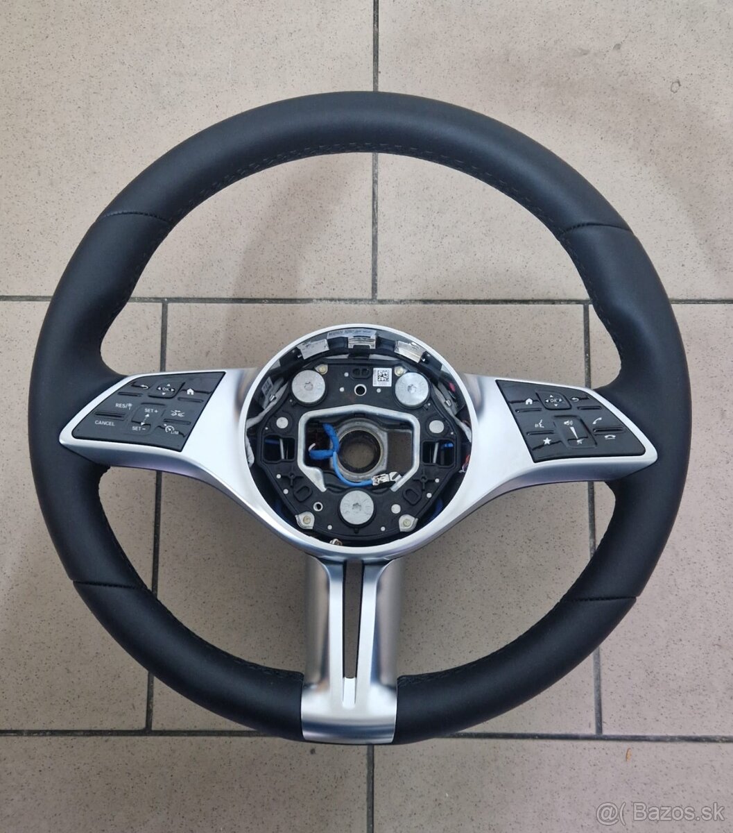 Volant MERCEDES NOVÝ