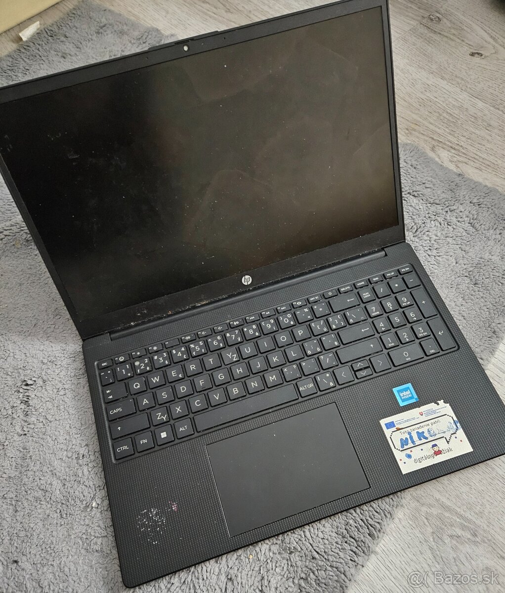 Hp 250..G10..ma rozbity displej