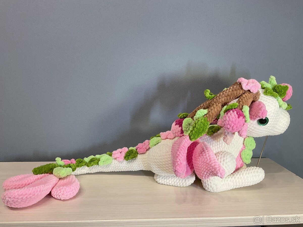 Háčkovaný Jarný Drak