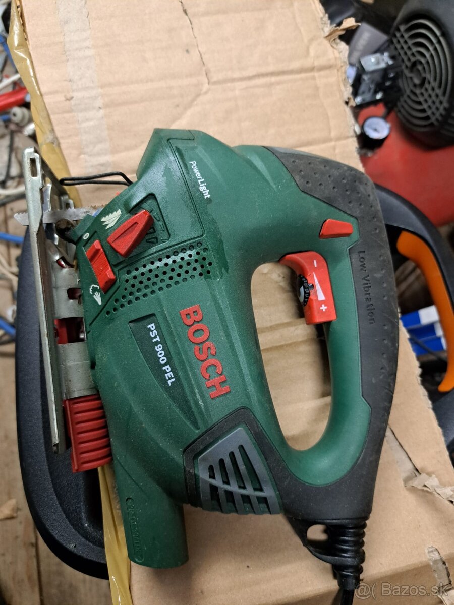 Priamočiara píla Bosch PST 900 PEL