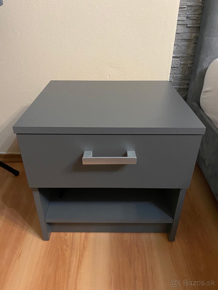 Nočný stolík