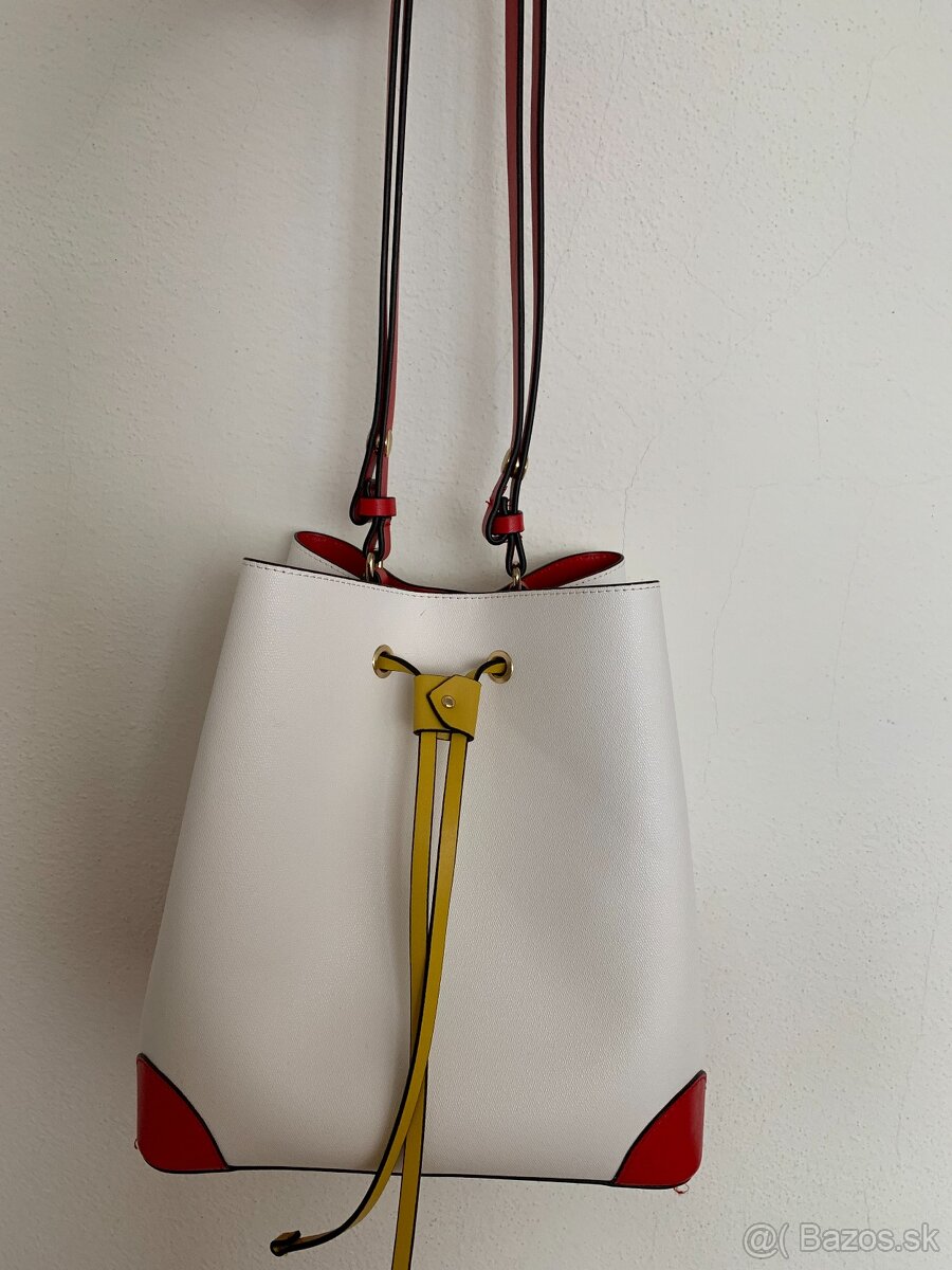 Bielo - červená kabelka