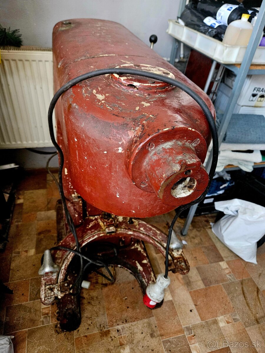Univerzálny robot alba horovice re 20