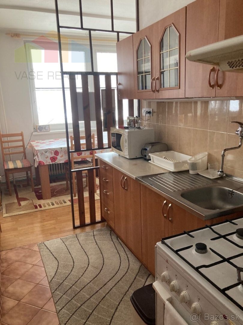 ZNÍŽENÁ CENA - Predaj 3 - izbový moderný byt s dvomi balkón