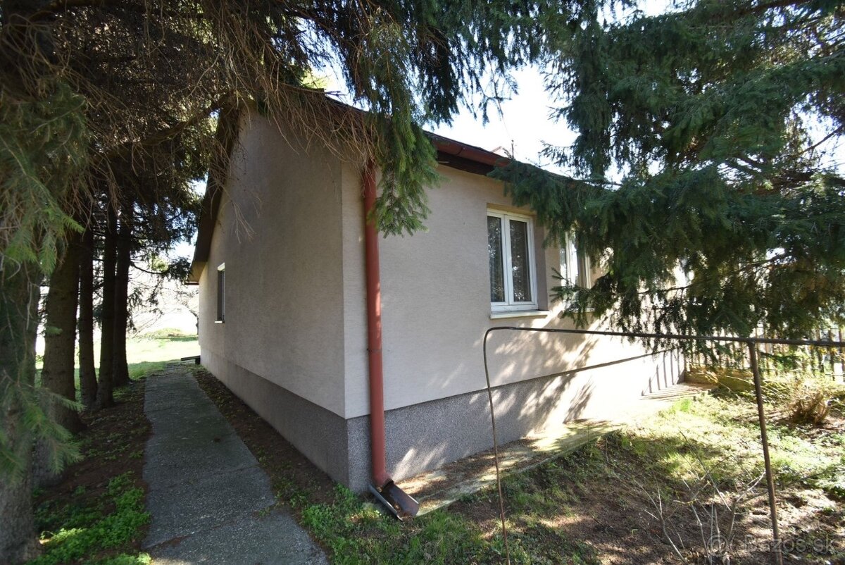 Pezinok: dom s pozemkom 692m2