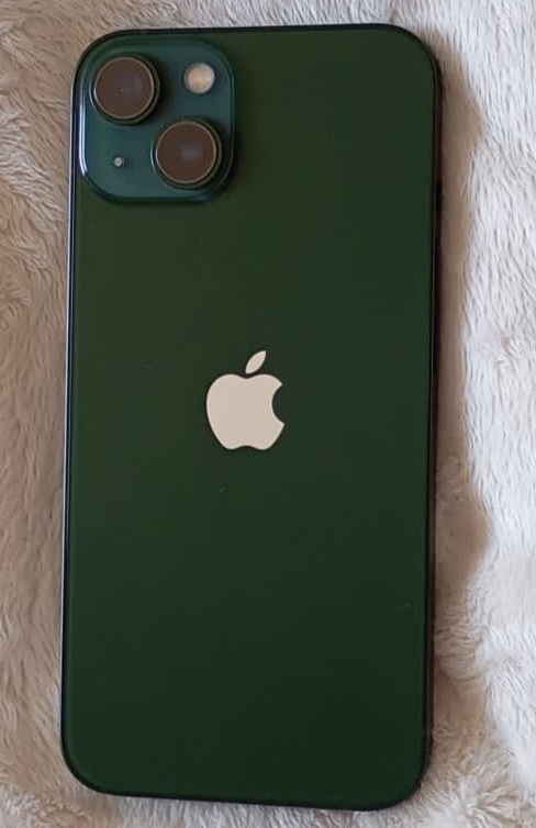 iPhone 13 zelený