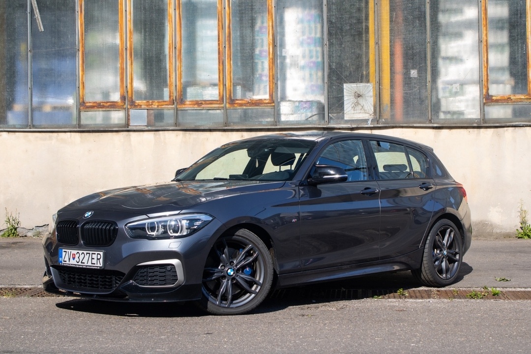 BMW Rad 1 M 140i xDrive Shadow A/T /AJ NA SPLATKY/