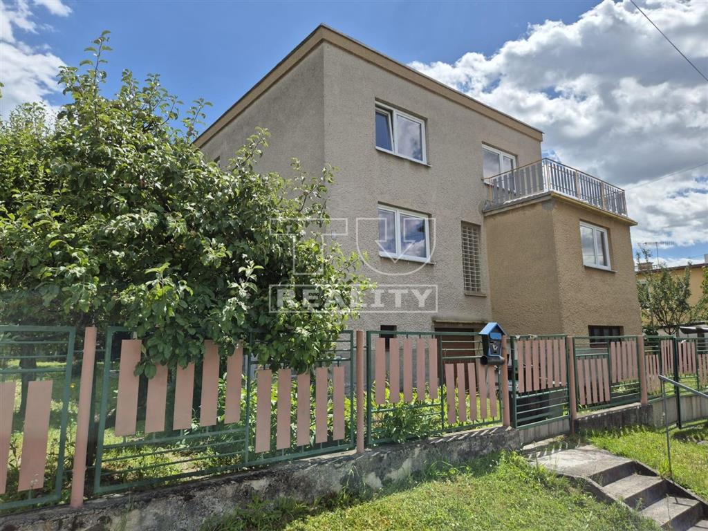 REZERVOVANÝ- 5-izbový rodinný dom – Prievidza, sídlisko...