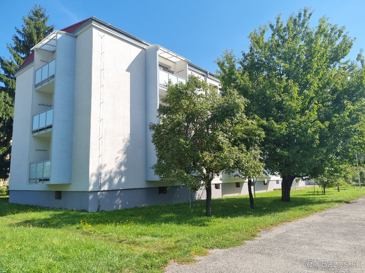 3 IZBOVÝ TEHLOVÝ BYT s BALKÓNOM +GARÁŽ -BREZOVÁ p.B. -MYJAVA