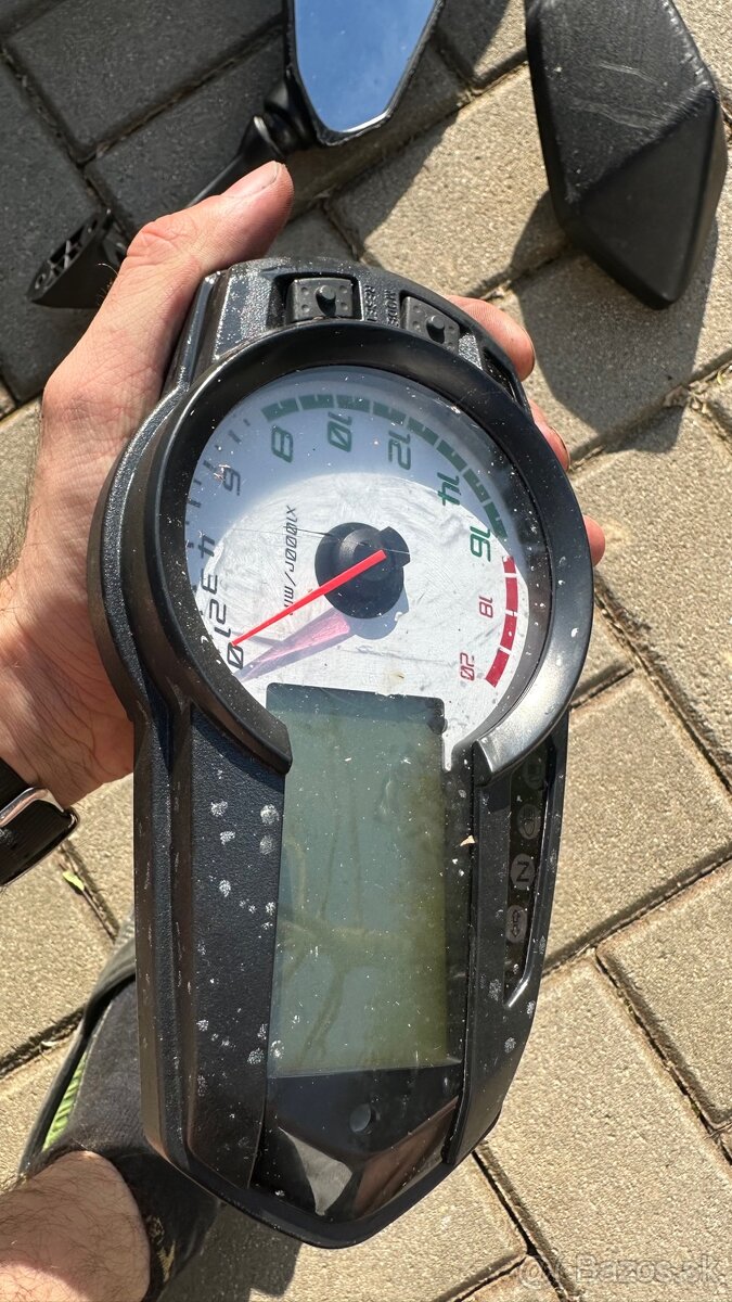 Budíky Kawasaki zx6r 2011