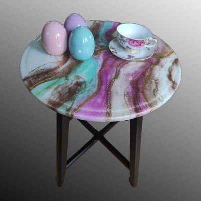 Predám čarovný čajový stolík 49cm. Živicová technika.