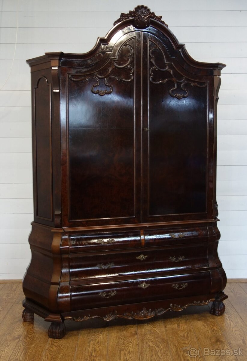 Skriňa starožitná ” ANNA QUINN ” ( 122 ).