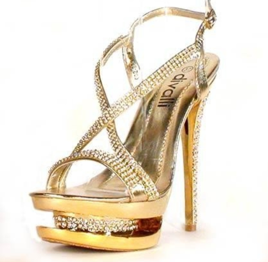 Zlaté sandalky