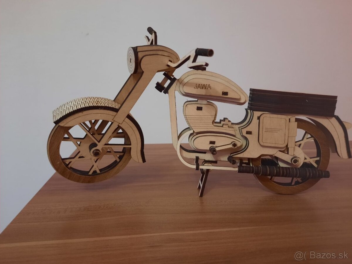 Motorka z dreva