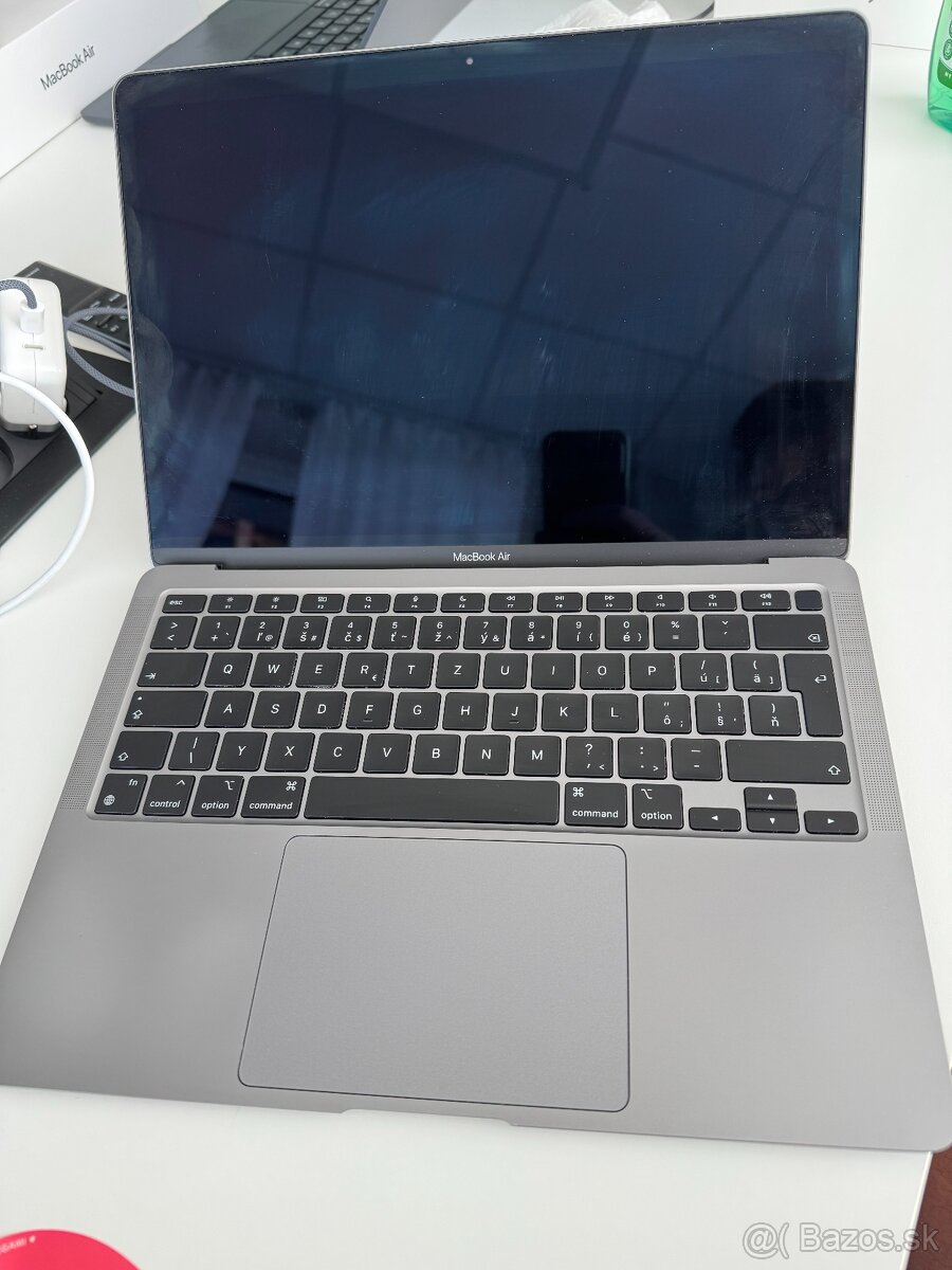 MacBook Air 13" 2020, M1