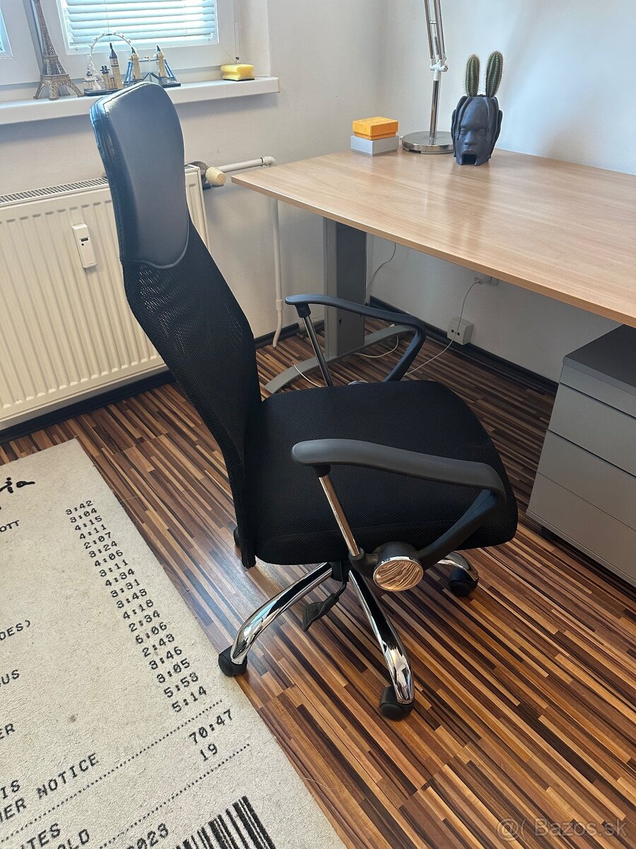 Kancelarska studentska stolicka