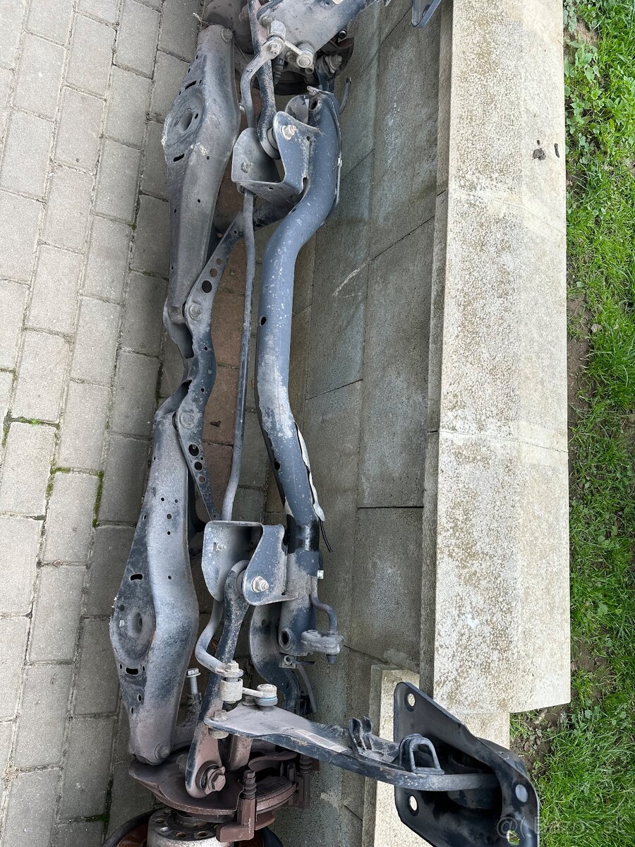 Octavia 2 ,golf 5 Zadna Naprava