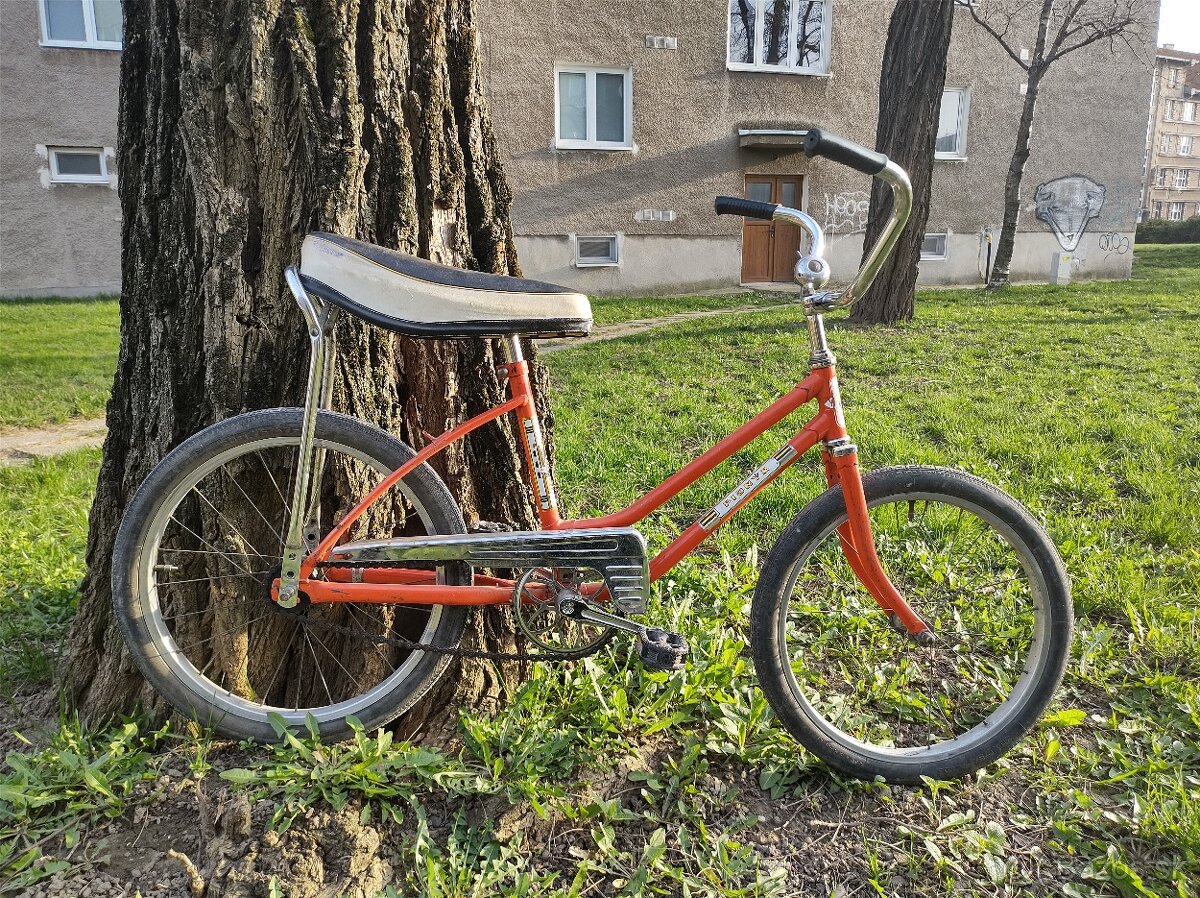 Detský bicykel s banánovym sedadlom
