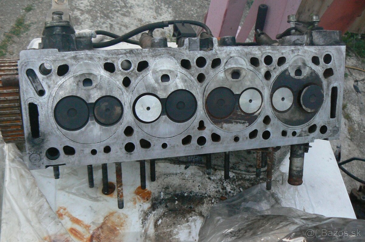 Citroen xsara 1.9 TD 66kw,r.v.98 hlava valcov